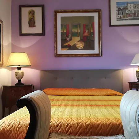 فندق مبيت وإفطار Domus Aurea 3*