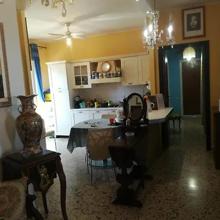 Domus Aurea Bed & Breakfast *
