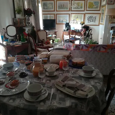 Domus Aurea Bed & Breakfast