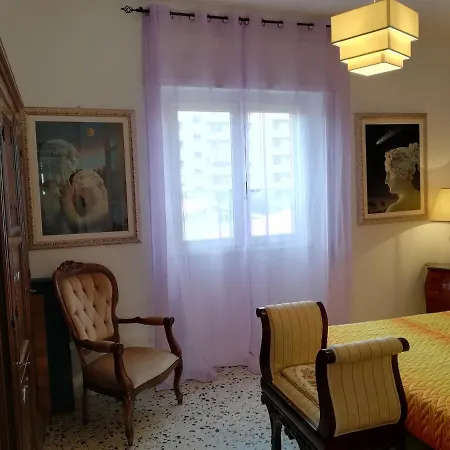 Bed & Breakfast Domus Aurea *