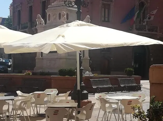 Oda ve Kahvaltı Domus Aurea 3*